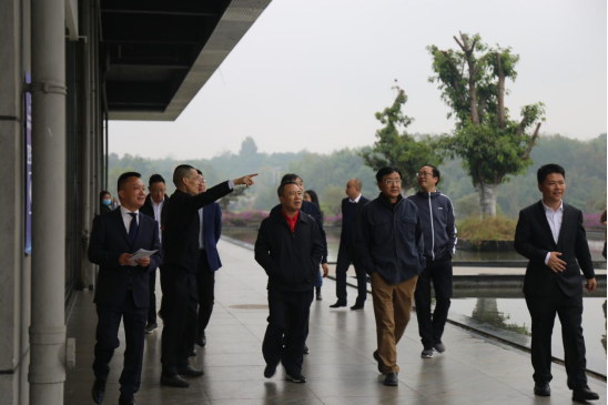 必发888集团外部董事一行调研聚峰谷项目
