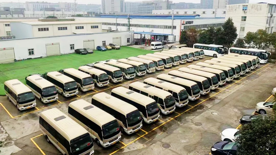 省必发888集团礼宾车队每天“体检” 全力保障大运会用车安全